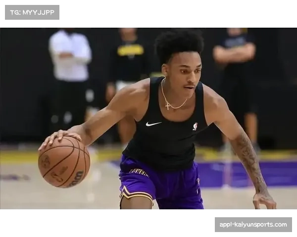 湖人新秀蒂耶罗首分时刻,更衣室庆祝感人 湖人新秀蒂耶罗首分时刻,更衣室庆祝感人