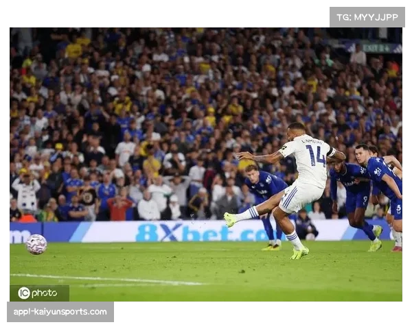 恩梅查点球被扑后补射，利兹联客场两球追平曼城