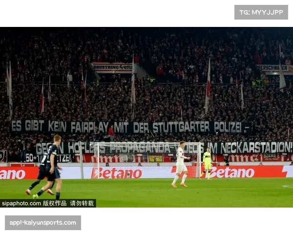 16岁艾希霍恩身兼德国U17队长,传球成功率88%场均3.2次抢断 16岁艾希霍恩身兼德国U17队长,传球成功率88%场均3.2次抢断