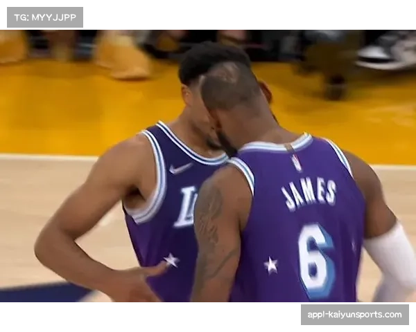 41岁詹姆斯末节独力带队反超,上演平筐空接与大风车劈扣 41岁詹姆斯末节独力带队反超,上演平筐空接与大风车劈扣