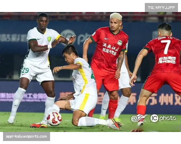 2025中超赛季回顾:争冠悬念持续至末轮,竞争空前激烈 2025中超赛季回顾:争冠悬念持续至末轮,竞争空前激烈